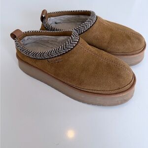 Koolaburra Tan Suede Footwear